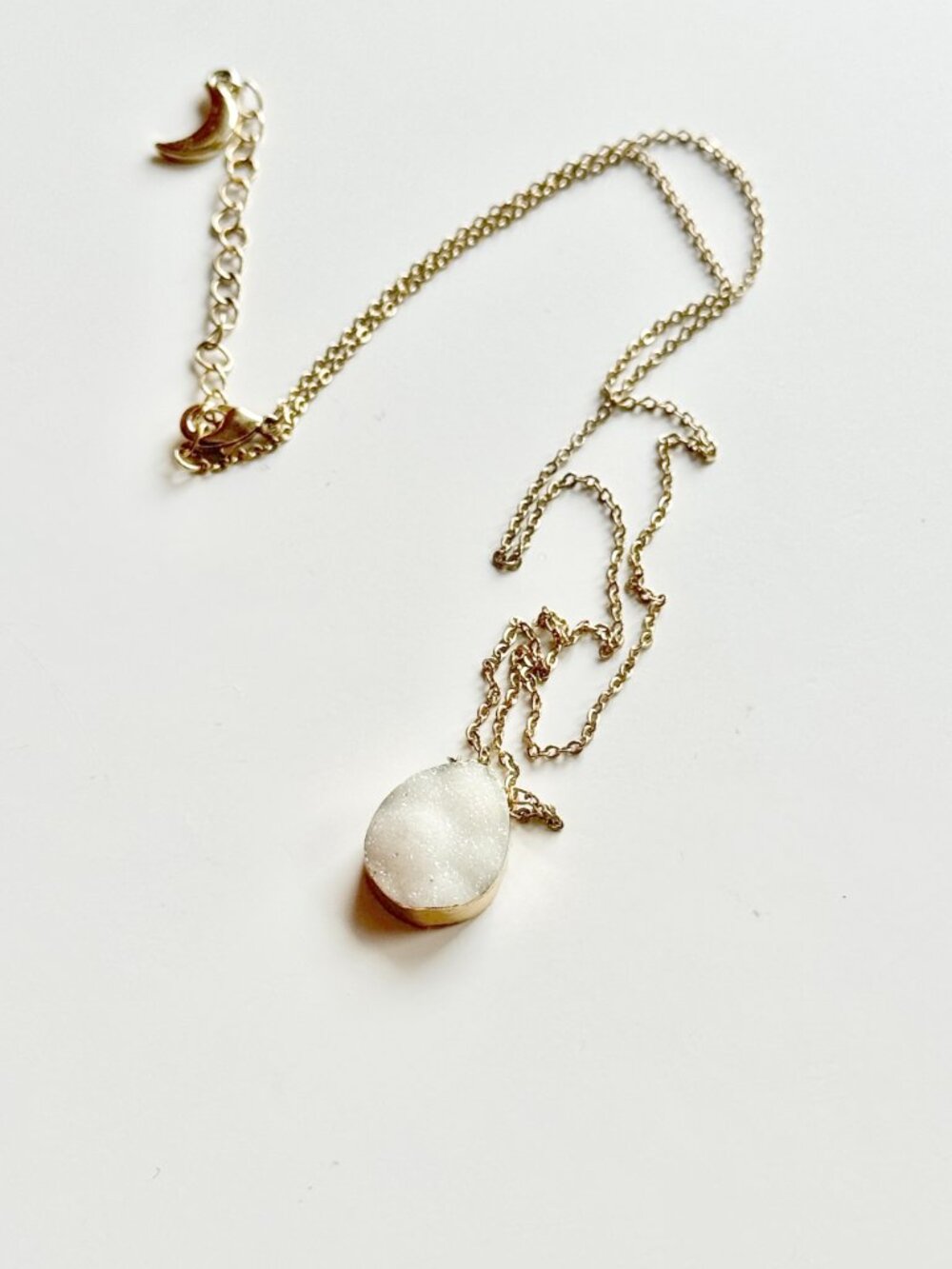 LUNA NORTE 14K Gold Plated Frosted White Teardrop Cabochon Pendant Necklace